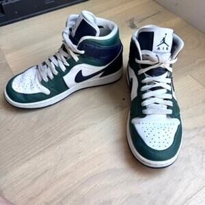 Nike Air Jordan 1 Mid SE Noble Green DZ5326-300 Size 7.5 Mens